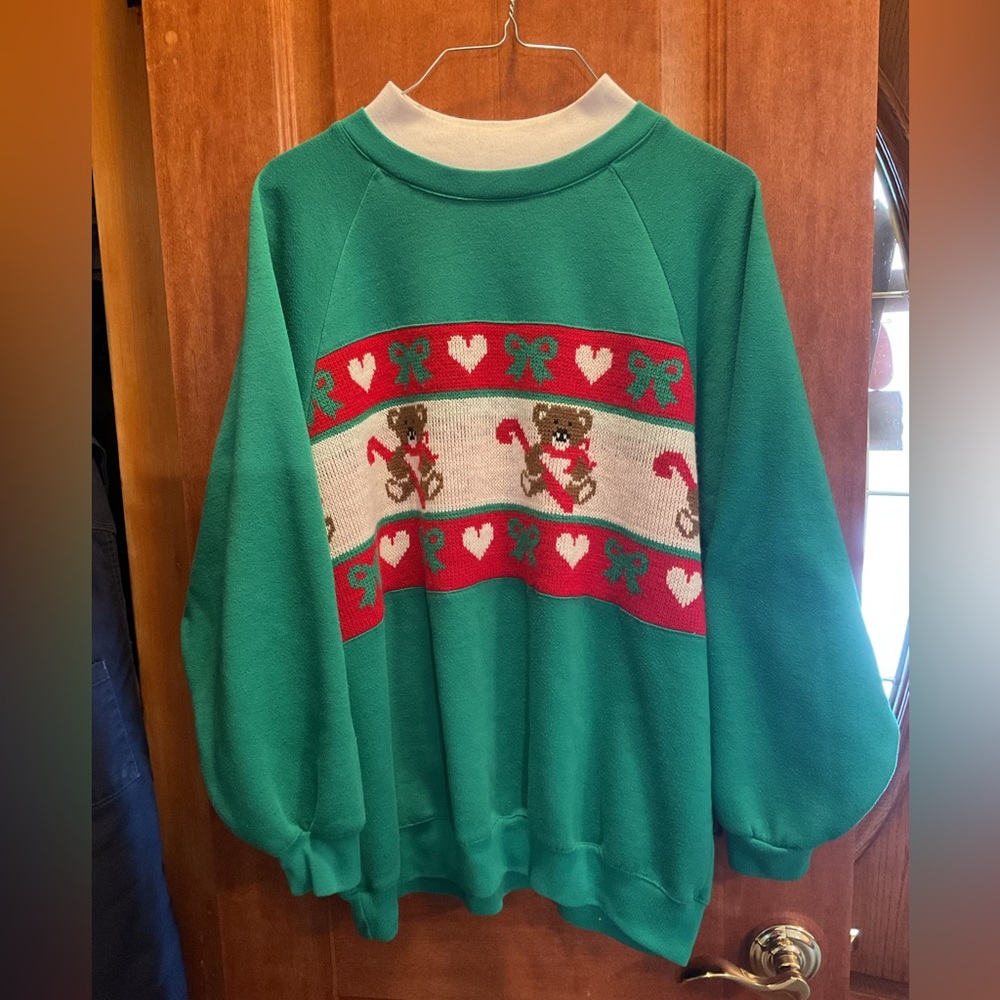 Vintage 90’s Christmas Sweatshirt, Size 38.